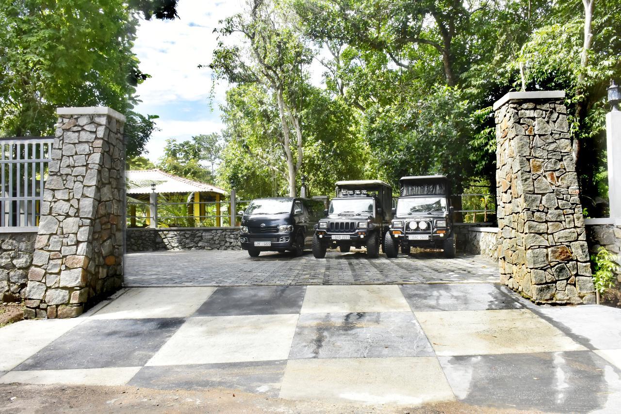萨法里女王度假酒店 达瓦拉维 外观 照片